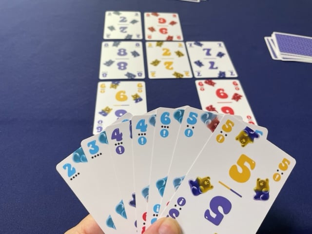 公開時の手札に４～６（全てに！マーク）が１枚でもあった場合、それが手役に含まれていなければ、どれだけ強い手役であっても最も弱い手役として扱わなければなりません